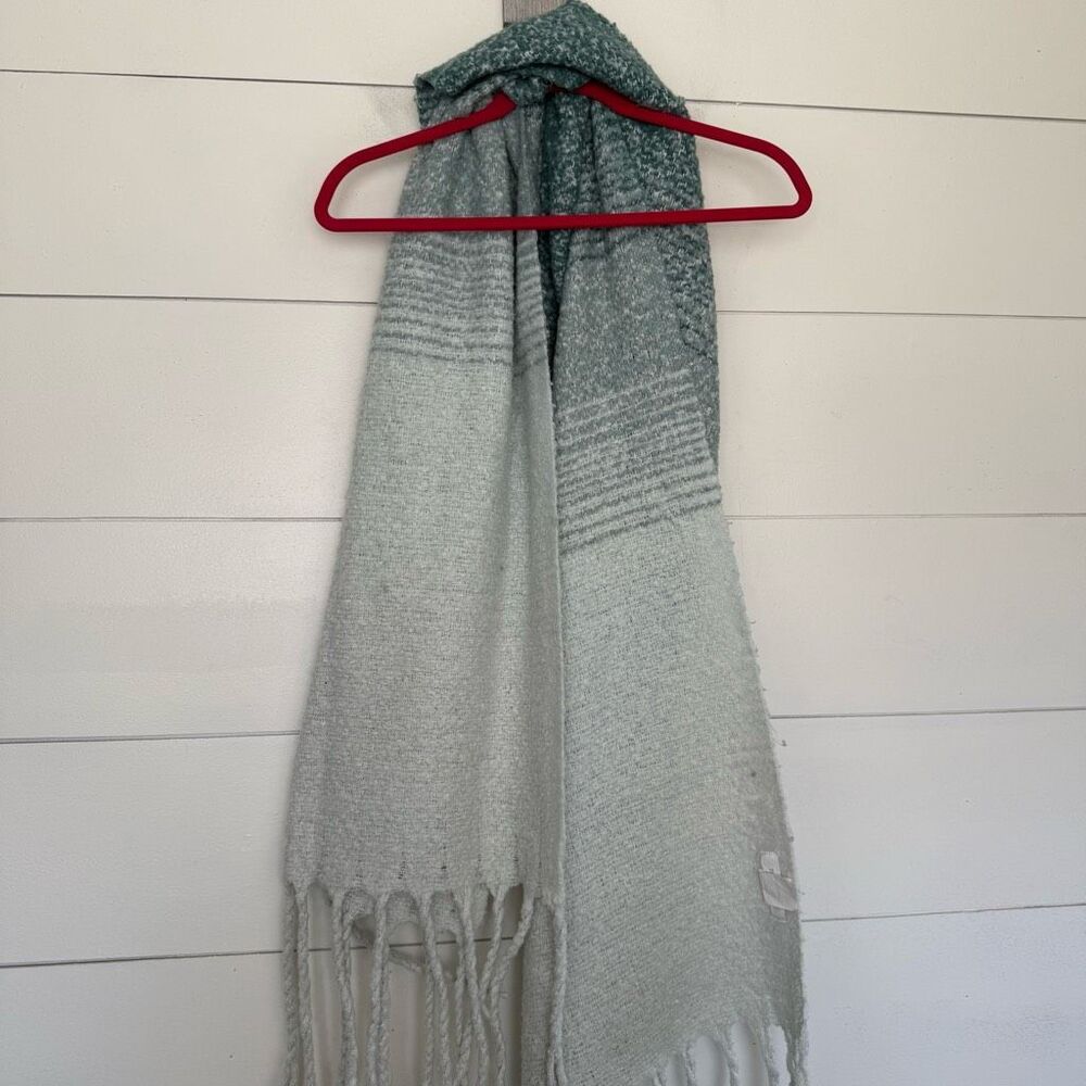 Mersea Women’s Teal Blanket Scarf